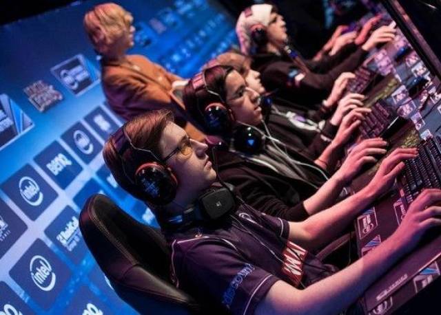 队各自战术 队各自战术